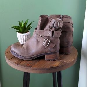 Gray-Brown Combat Boots with Buckle